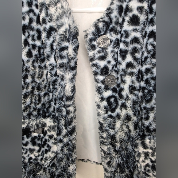 Calvin Klein Leopard Print GIRLS Faux Fur Vest Size 6 - Picture 2 of 5